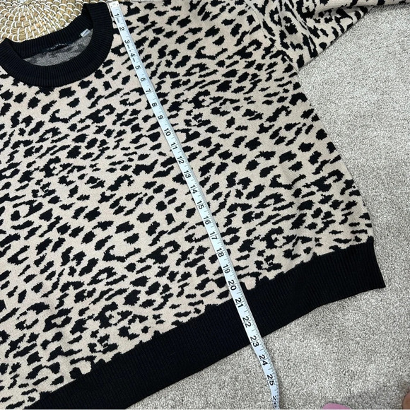 T Tahari Light Wood Cheetah Print Sweater Pullover Crew Neck Long Sleeve Size L - Picture 16 of 16